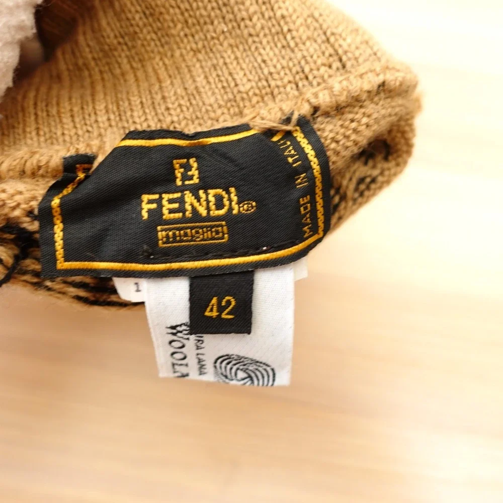 FENDI Italian Wool Gloves 7 S‎ Womens Zucca FF Camel Black Knit Maglia Luxury 42